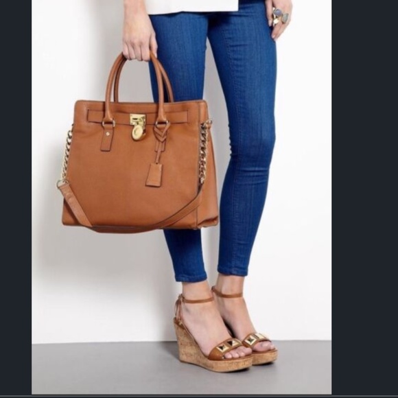 Michael Kors Handbags - Michael Kors large Hamilton Tote